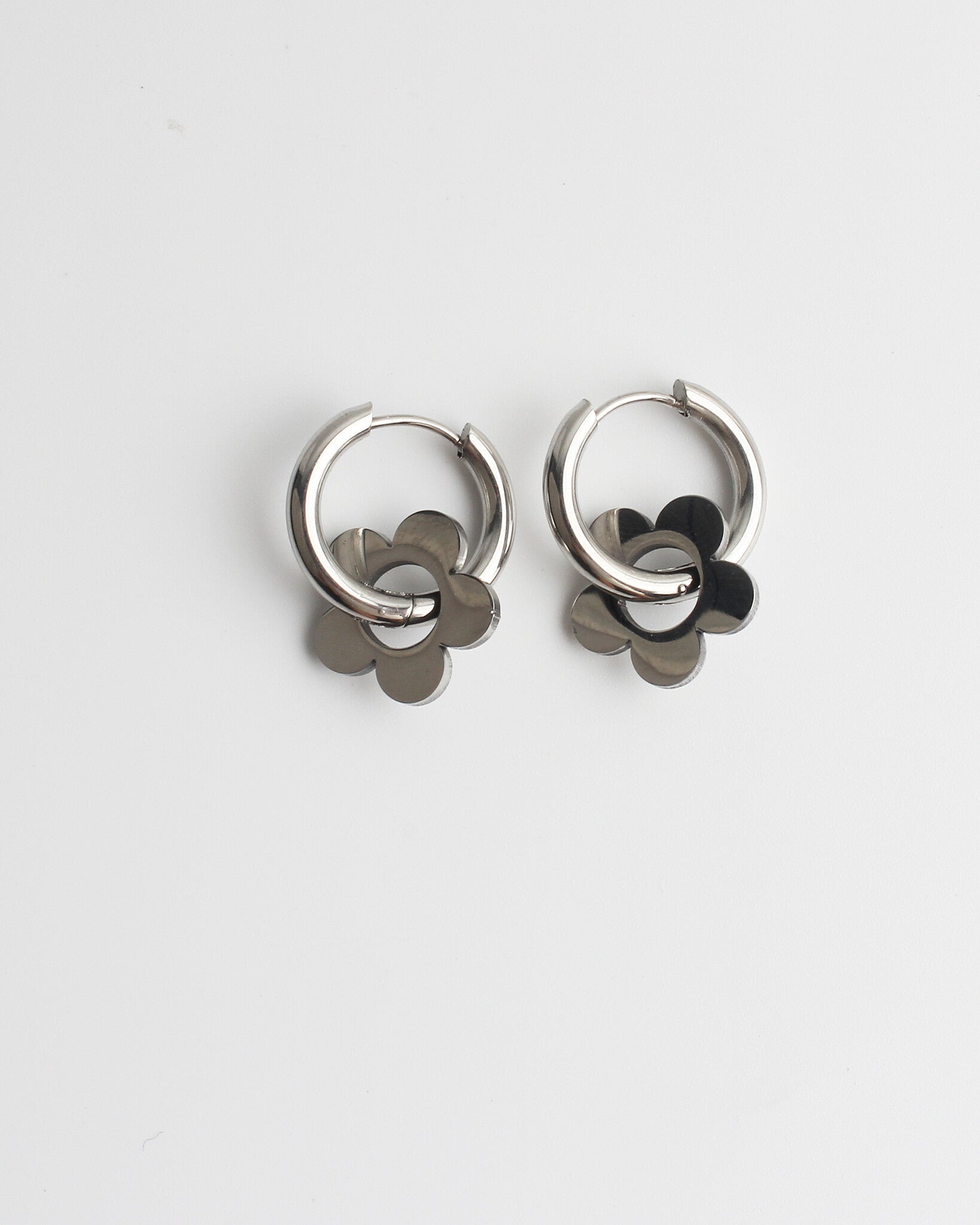 Beautiful Flower - Earrings - Stainless Steel