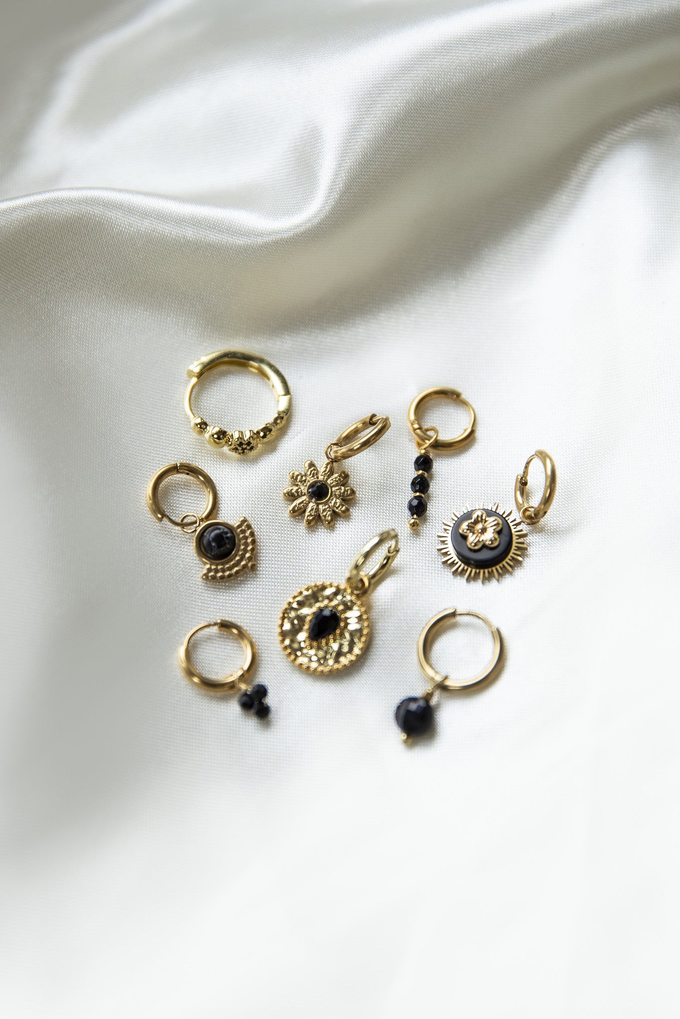 Round Flower - Earrings - Plated